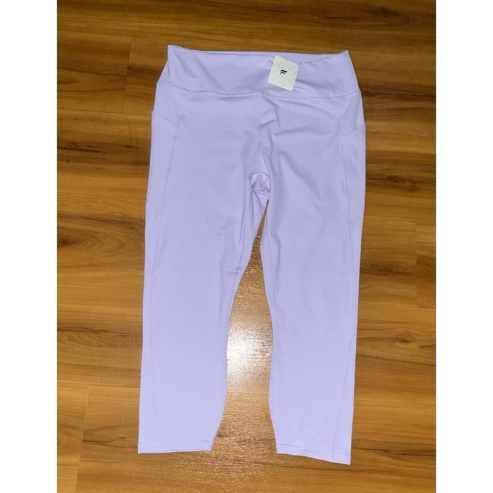 Girls NWT Fabletics‎ Oasis Lavender Yoga Workout Training 3/4 Capri Leggings